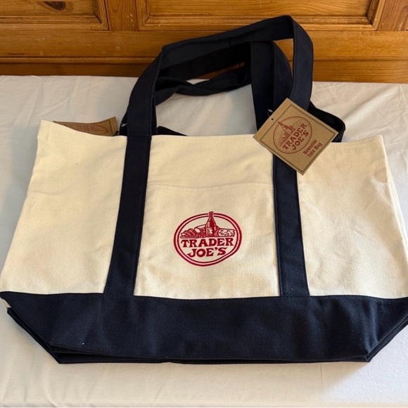 NWT Set of 6 Blue and White Trader Joe’s Large Canvas Totes - Picture 3 of 5
